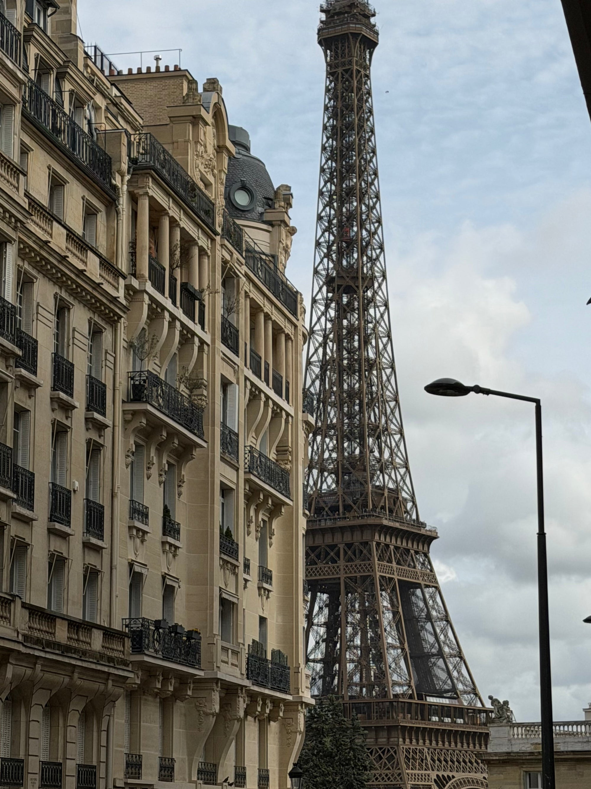 M-KAE Paris Guide